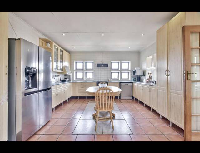 4 BEDROOM HOUSE FOR SALE IN WINCHESTER HILLS